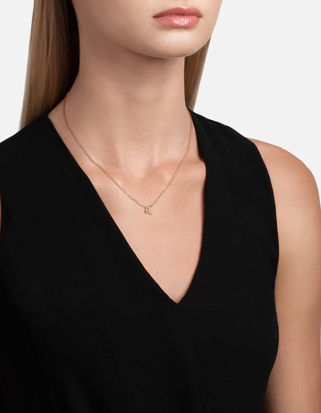 How to Layer Necklaces: 6 Expert Tips | Saks Fifth Avenue