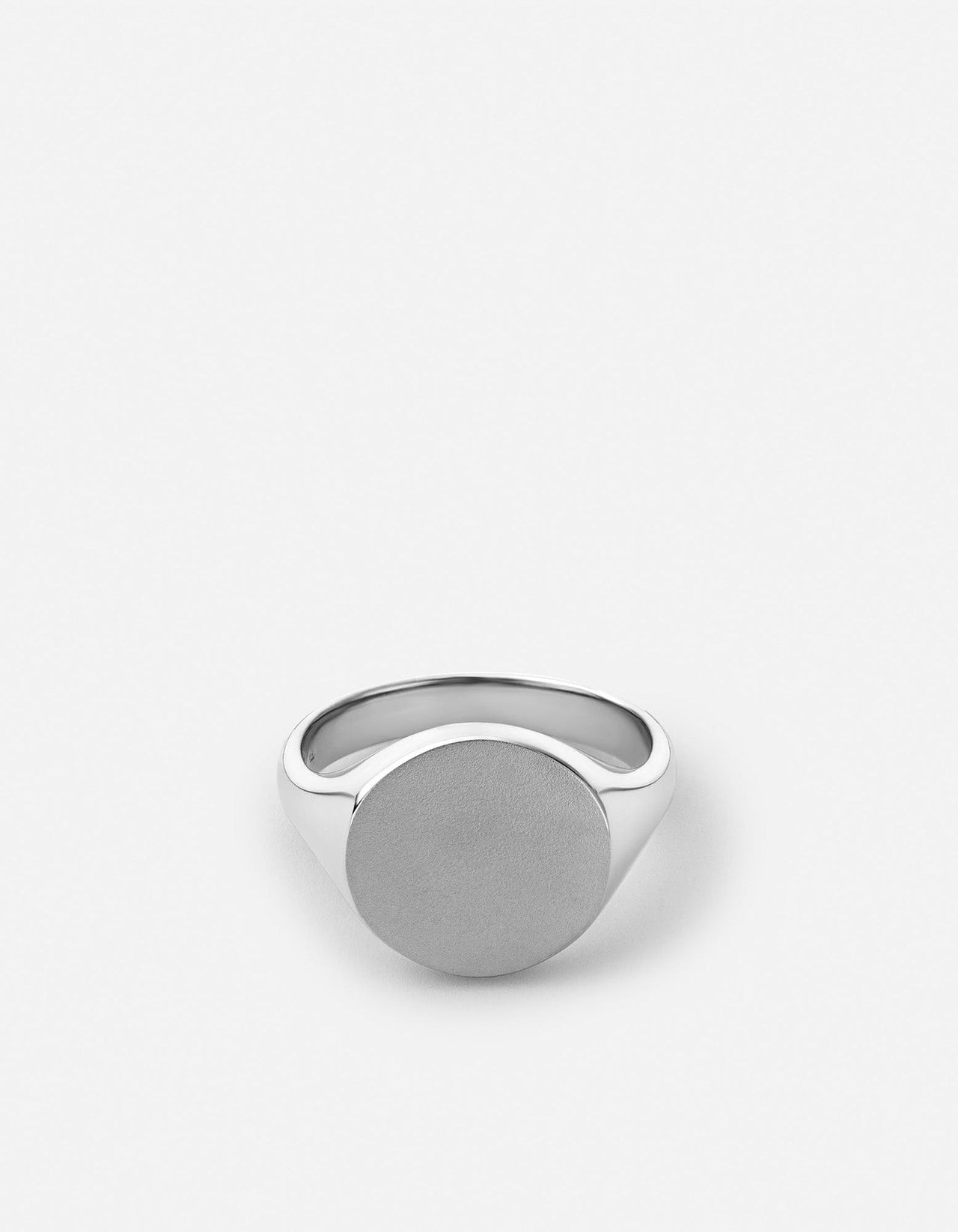 David Yurman Streamline Signet Ring in Sterling Silver with Black Onyx |  Lee Michaels Fine Jewelry store